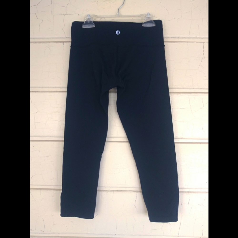 Lululemon reversible wunder under crop size 4